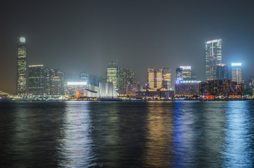Fototapeta premium Port Victoria w nocy w Hongkongu