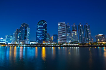 Fototapeta na wymiar Nightlife in Bangkok city of Thailand