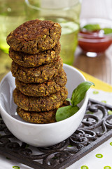 Vegan burgers with lentils and pistashios