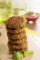 Vegan burgers with lentils and pistashios