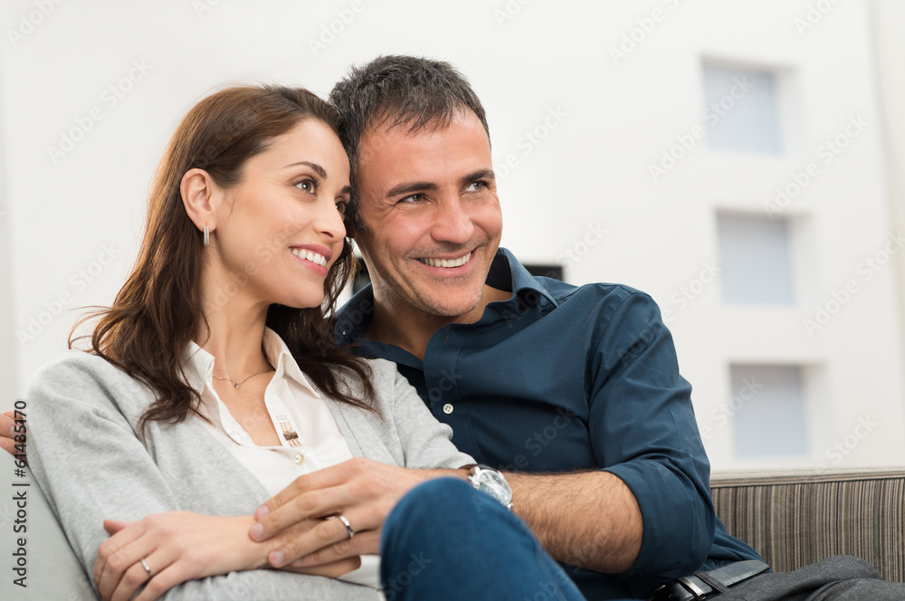 Wall mural portrait of happy couple