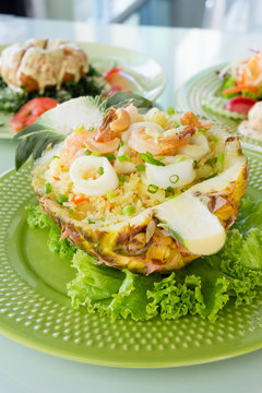 Pineapple baked rice