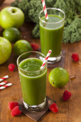 Healthy Green Vegetable and Fruit Smoothi Juice