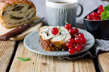Yeast roll with poppy seeds