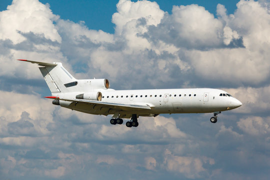 white jet passenger aircraft