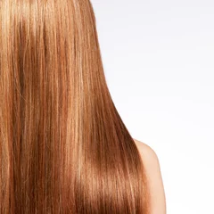 Photo sur Plexiglas Salon de coiffure Rear view  of the woman with long  hair