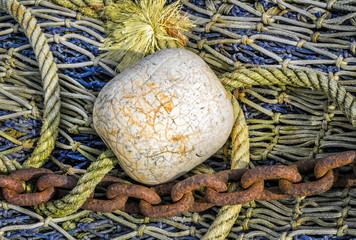 Fischernetz mit Schwimmer 14014.jpg © kranidi