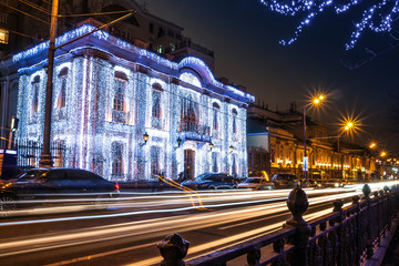 Fototapeta na wymiar Night illumination of Moscow streets on Christmas Eve