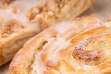 Vanilleschnecke und Kuchen