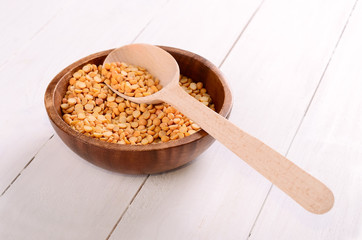 Dried yellow peas in bowl