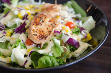 salmon grilled Salad