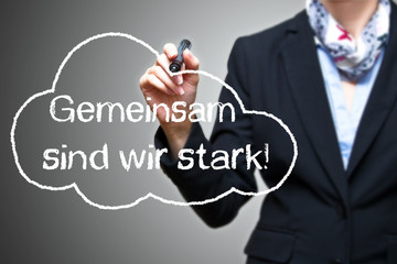 Frau mit Stift - Gemeinsam sind wir stark!