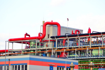Rohrleitungen im Chemiewerk // pipelines in industry factory