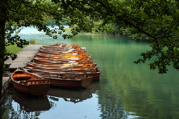 Obraz premium Boats at Plitvice Lakes National Park, Croatia