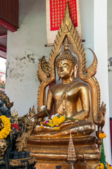 Obraz premium Old Buddha statue