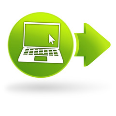 ordinateur sur symbole web vert