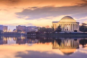 Obraz premium the Jefferson Memorial during the Cherry Blossom Festival in DC