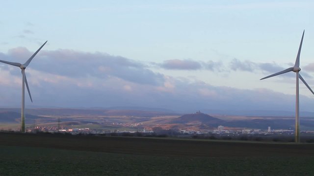 Windr&auml;der vor Wachsenburg