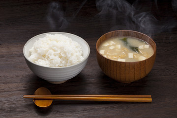 ごはんと味噌汁