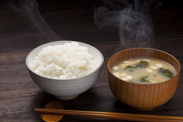 ごはんと味噌汁