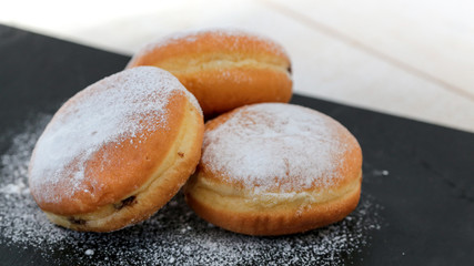 3 beignets fourrés au chocolat 2