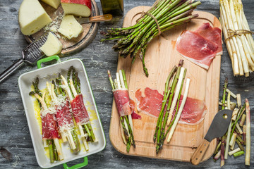 Preparations for the casserole with asparagus and cheese