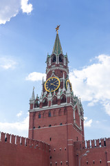 Fototapeta na wymiar Spasskaya tower on Red Square
