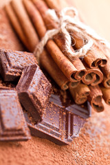Chopped chocolate with cocoa