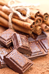 Chopped chocolate with cocoa