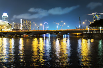 Obraz premium Reflections of Singapore River.