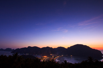 Obraz premium View point at Phi Phi island in the sunset, Krabi, Thailand