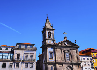 Fototapeta na wymiar Church in Porto
