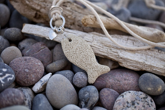 Fischanh&auml;nger am Strand