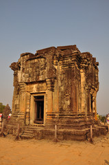 Naklejka premium Temple on the top of Phnom Bakheng, Angkor