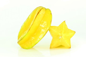 Fototapeta na wymiar cut and whole star fruit