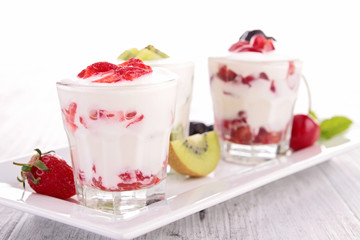 yoghurt and fruits