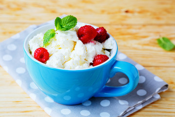 cottage cheese with fresh raspberries