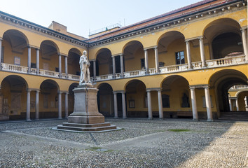 Fototapeta premium Pavia, court of the University