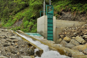 Microhydroelectric dam