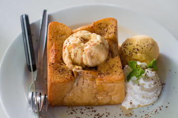 Honey toast