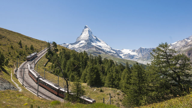 Zermatt, Bergdorf, Schweizer Alpen, Bergbahn, Sommer