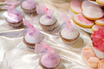 Wedding cupcakes in pink and purple
