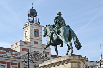 Fototapeta na wymiar Puerta de Sol de Madrid