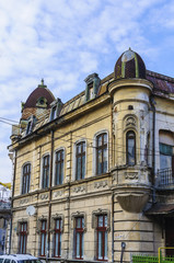 Fototapeta na wymiar Stary dom w Bukareszcie