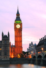 Fototapeta na wymiar Big Ben clock tower in the evening with colorful sky