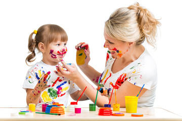 Mother and kid paint © Oksana Kuzmina