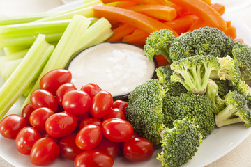 Organic Raw Vegetables with Ranch Dip