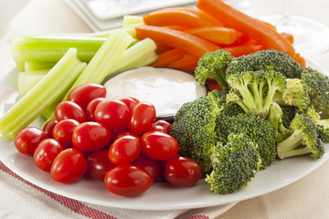 Organic Raw Vegetables with Ranch Dip
