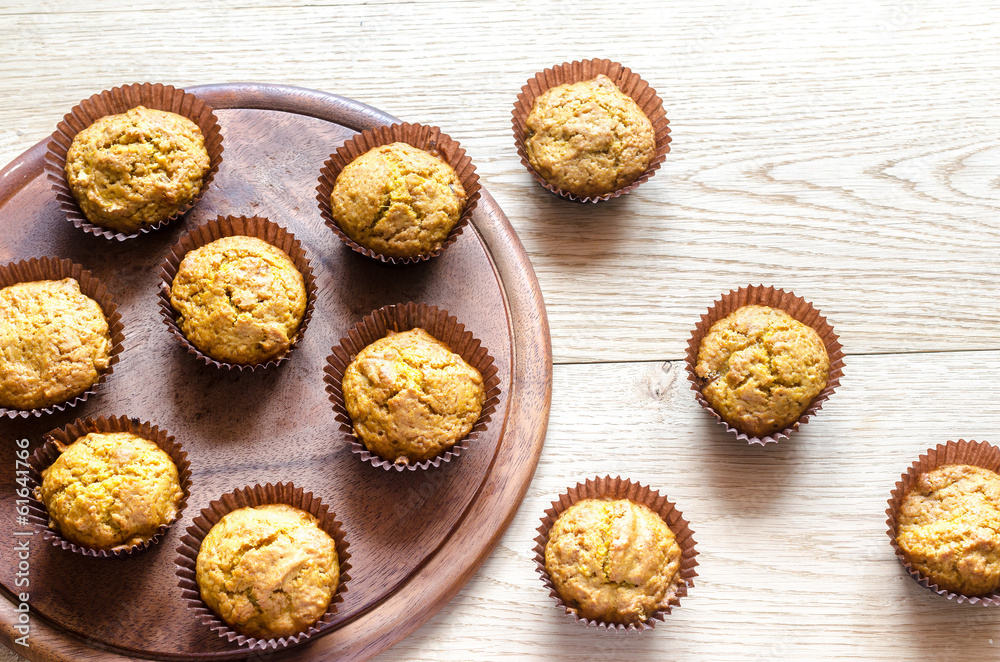 Sticker wholewheat pumpkin muffins with raisins