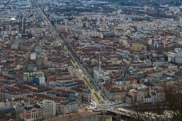 Nouveau tram cours Jean Jaurès à Grenoble